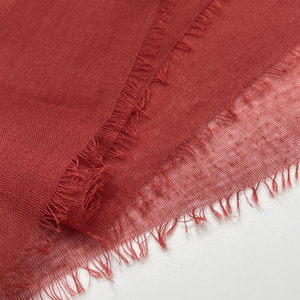 Pañuelo Hijab de Poliéster Transparente Borgoña al por Mayor, Ligero y Sólido con Borde Crudo para Mujer, Chal Modesto de Moda - Product Image 4