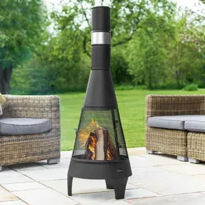 Aço de fogo preto chimenea, ao ar livre