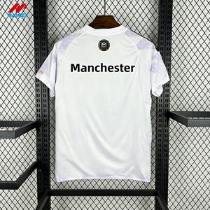 <span class=keywords><strong>Maillot</strong></span> de football domicile <span class=keywords><strong>rouge</strong></span> classique Manchester Europe Red Devils 2025/2026, <span class=keywords><strong>maillot</strong></span> de football d'Angleterre, version thaïlandaise de haute qualité pour l'exportation. - Product Image 3