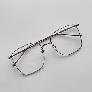 Nuevas Gafas con Filtro de Luz Azul, Montura Cuadrada Completa, Unisex, Lentes de PC con Protección Anti-UV, Modernas y a la Moda L1 9165 - Product Image 5