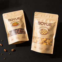 Sac d'emballage de pochette debout en papier kraft de qualité alimentaire imprimé sur mesure avec encoche de déchirure pour maïs soufflé aux chips