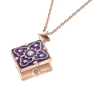Low MOQ Wholesales Gold Plated Pendant Necklaces Creative austrian crystal necklace for everyday wear