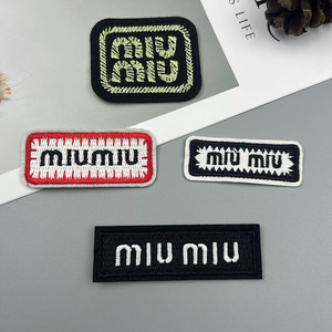 מלאי aka איחוד רקמה skee soror מורשת גברת קיסוס מגן על בחורה יפה יפה יפה ברזל ורוד על טלאים - Product Image 1