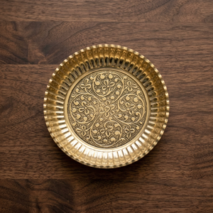 Assiette décorative ronde en métal avec incrustation dorée, gravure artisanale orientale, pour les fêtes - Product Image 2