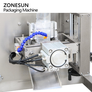 Machine de remplissage et de scellage automatique verticale ZONESUN ZS-FS510U avec pompe à rotor servo pour sauces et pâtes en sachets, avec trémie de mélange - Product Image 6
