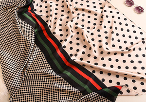 Sciarpa di <span class=keywords><strong>seta</strong></span> modale 2019 all'ingrosso di alta qualità con stampa a punti neri sciarpe di <span class=keywords><strong>seta</strong></span> per le donne eleganti - Product Image 2