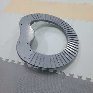 Lampe de jardin LED J06Series en aluminium peint gris brillant, ovale incurvé, à bande creuse en forme de cœur, 30W-50W - Product Image 4