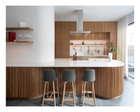 Îlot de cuisine moderne de luxe avec plan de travail stratifié noir mat sans cadre, meuble de cuisine modulaire avec rangement