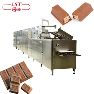 Fabricación de granos de chocolate pequeños Recubrimiento Enrobing Máquina de maní Línea de procesamiento de moldeo automático de chocolate