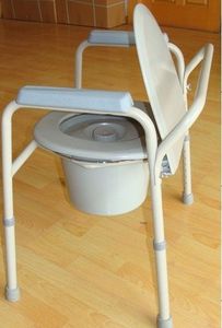 Cadre <span class=keywords><strong>de</strong></span> marche multifonctionnel pour personnes âgées Tabouret pliant Squat Toilette Portable Commode <span class=keywords><strong>Transfert</strong></span> Toilette <span class=keywords><strong>Chaise</strong></span> - Product Image 6