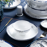 Ensemble cadeau de vaisselle de luxe européenne pour la maison, ensemble cadeau de bols et d'assiettes en porcelaine bleue pierre précieuse