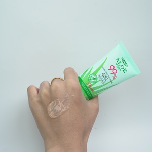 AIOOCE <span class=keywords><strong>Gel</strong></span> <span class=keywords><strong>nettoyant</strong></span> hydratant pour le visage à l'<span class=keywords><strong>aloe</strong></span> <span class=keywords><strong>vera</strong></span> 99% à base de plantes, apaisant, translucide, peau douce - Product Image 6