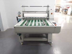 H-520 520 мм A2 размер <span class=keywords><strong>2</strong></span> в <span class=keywords><strong>1</strong></span> многофункциональная горячая холодная фольга штамповочная машина для ламинирования фольги, машина для ламинирования фольги - Product Image 3