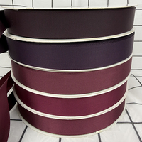 Ruban en gros-grain bordeaux avec logo en feuille d'or personnalisé, ruban côtelé rouge vin certifié OEKO-TEX haute densité pour boîte cadeau de luxe