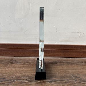 Wholesale Custom Crystal Trophy <b>Leaf</b> Design Glass Award with Black Base for Sports Business - Product Image 4