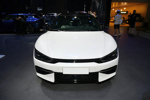 <span class=keywords><strong>Kia</strong></span> <span class=keywords><strong>EV6</strong></span> <span class=keywords><strong>GT</strong></span>-<span class=keywords><strong>Line</strong></span> électrique d'occasion <span class=keywords><strong>2023</strong></span>, SUV, autonomie de 671 km, puissance de 168 kW, grand espace, batterie durable, adaptée aux routes africaines - Product Image 2