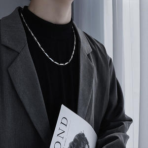 Collar de acero de titanio con forma de diamante, accesorio versátil, cadena de acero inoxidable, largo y elegante para usar en capas. - Product Image 2