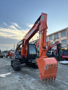 Excavatrice Hitachi ZX120 d'occasion de bonne qualité, 12 tonnes, modèle 2018, faible nombre d'heures, moteur et boîte de vitesses bien entretenus, parfaite pour la construction - Product Image 2