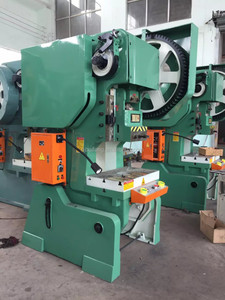 إطار C ، ماكينة خراطة بضغط 80 طن, ماكينة ذات إطار C ، ذات ترس بانحراف من طراز (C) ، تعمل بضغط منخفض ، تعمل بجهد دوران منخفض ، تعمل بضغط منخفض - Product Image 3