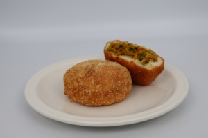 Croqueta crujiente a base de plantas doradas con relleno de vegetales cremosos Snack vegano de alto contenido en proteínas para dietas y fiestas - Product Image 3