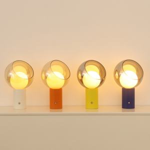 Lámpara de Mesa de Diseño Innovador con Base Metálica, Alimentada por Batería, Luz Ambiental USB LED, Decoraciones de Cuero y Cristal para Decoración del Hogar - Product Image 3