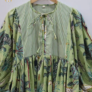 Robe en gaze de coton à imprimé bloc, imprimé animal, col profond, style bohème, robe d'été légère, vêtements de plage, fabrication artisanale indienne - Product Image 1