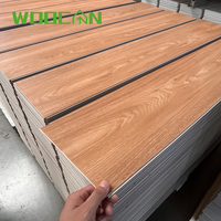 Revêtement de sol en vinyle SPC certifié ISO, texture bois gaufrée de luxe allemande, écologique, ignifuge et imperméable pour usage intérieur en salle de sport