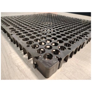 Cellule de drainage en nid d'abeille HDPE 30mm 500x500mm, jardin sur le toit/installation de gazon artificiel Compositing <span class=keywords><strong>Geotextile</strong></span> 200-300gsm - Product Image 5