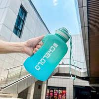Nouvelle conception, bouteilles d'eau de sport en plastique PP sans BPA, 1,2 L/1,6 L/2,2 L, demi-gallon, pour la salle de sport, la remise en forme en plein air, avec bouchon à vis.