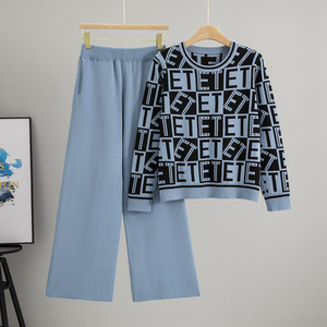 Ensemble pull tricoté pour femme avec haut à manches longues imprimé lettres et pantalon large – Tenue décontractée automne-hiver - Product Image 1