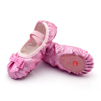 Chaussures de danse pour enfants à semelle souple pour la pratique du ballet pour enfants et de la danse chinoise Design patte de chat Doublure en maille pour filles
