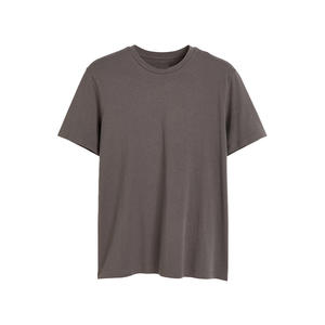 T-shirt éco-responsable pour homme en coton biologique et teintures à faible impact, pour des bases durables et des programmes de vente écoresponsables - Product Image 1