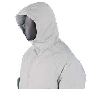 Chaqueta Corta Acolchada Personalizada con Capucha, Color Gris Claro, Abrigo de Invierno Cálido y Cortavientos para Hombre, Venta al por Mayor de TOPSHOW OEM - Product Image 2