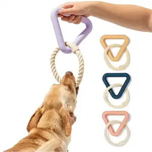 لعبة جر كلب أليف مثلثة مصنوعة من المطاط المتين لعبة مضغ تفاعلية للكلب الأليف للكلب مع لعبة trinagulo