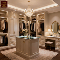 Armoire îlot moderne et simple de style américain en bois blanc avec table et éclairage, meuble de chambre personnalisé