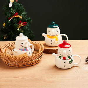 Ensemble cadeau de Noël au design populaire et nouveau, avec un logo imprimable, service à thé. Un pot et une tasse de Noël - Product Image 3