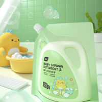 Pochette souple alimentaire avec bec verseur et poignée pour liquides, en PET, PA, AL, CPP