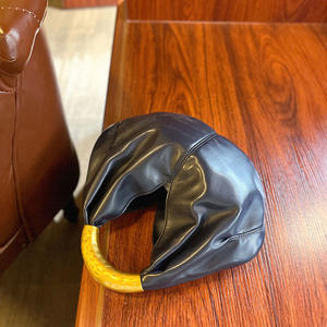 Sac à main de luxe en cuir PU souple avec poignée épaisse dorée métallique, sacs à main ouverts en V pour femmes, sac à bandoulière haut de gamme, pochette nuage - Product Image 2