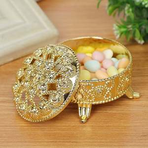 Conteneur <span class=keywords><strong>à</strong></span> <span class=keywords><strong>dragées</strong></span> bon marché en plastique boîte plastique orientale forme brûleur d'encens boîte <span class=keywords><strong>à</strong></span> <span class=keywords><strong>dragées</strong></span> or argent coffre oriental - Product Image 3