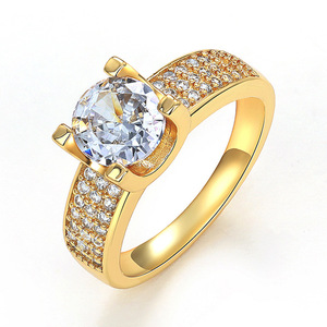 Anello Vintage con Design a Quattro Punte per Donne - Product Image 1