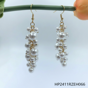 Boucles d'oreilles pendantes en acier inoxydable à la mode pour femmes bijoux en perles élégantes comme idée cadeau pour les accessoires de tenue de fête - Product Image 1