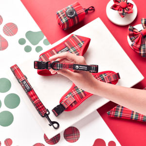 Chaleco de tartán rojo de diseño personalizado para cachorros, sin arnés para tirar, accesorios para perros con logotipo personalizado, correa para Collar de mascota con soporte para bolsa de caca - Product Image 5