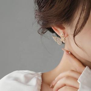 ต่างหูแบบติดหูรูปผีเสื้อประดับเพชรซิร์คอนสีสันสดใส ดีไซน์หรูหรา ทันสมัย สง่างาม สำหรับผู้หญิง - Product Image 4