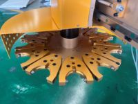 Machine de fraisage CNC à quatre axes avec broche ATC 9KW, changeur d'outils à disque, lame de scie rotative et plateau pour portes