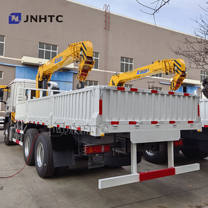 Camión de Carga HOWO TX336 de Servicio Pesado de 10 Ruedas Equipado con Grúa Articulada de 20 Toneladas - Product Image 2