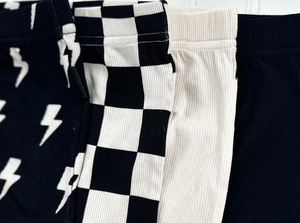 Vente à chaud de shorts de vélo noirs en forme d'éclair pour bébés et enfants imprimés personnalisés <span class=keywords><strong>short</strong></span> de vélo d'été neutre en coton côtelé pour garçons et filles - Product Image 4