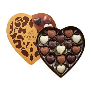 Kakao süt tozu kalp şeklinde tatlı reçel dolu çikolata sevgililer günü hediyesi