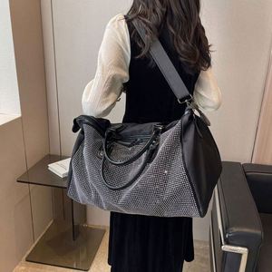Échantillon Gratuit Nouveau Sac de Voyage de Luxe Brillant avec Rivets en Diamant pour Femme, Idéal pour le Week-end et les Nuits Passées - Product Image 5