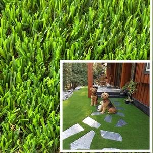 <span class=keywords><strong>Gazon</strong></span> artificiel <span class=keywords><strong>de</strong></span> qualité haut <span class=keywords><strong>de</strong></span> gamme Durable doux 40mm 42mm haute densité PE Pile pour jardin extérieur aire <span class=keywords><strong>de</strong></span> jeux en gros - Product Image 2