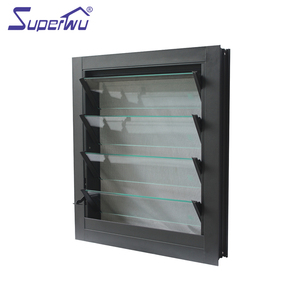 Finestra a Persiana in Alluminio con Vetro Antiuragano dal Design Moderno in Vendita Finestre Vetrate a Jaluzie - Product Image 1